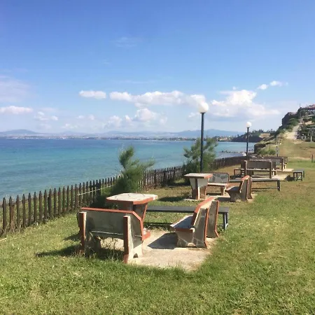 Sunset House 네아 포티데아