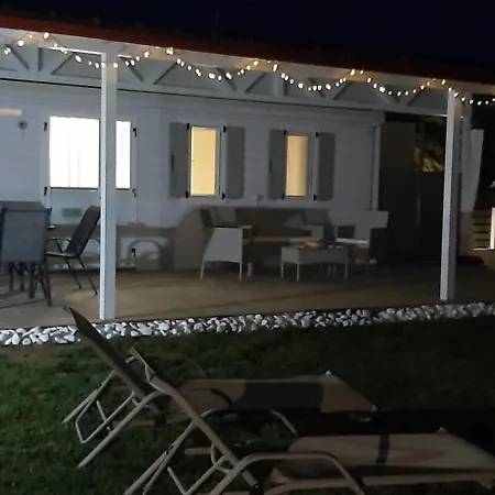 Sunset House 펜션 네아 포티데아